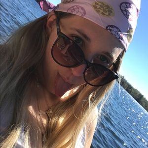 Meet your Posher, Abby